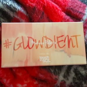 Make up pallet bronze and shimmery